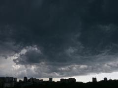 Улицы Киева затопило после мощного ливня