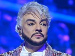 В России подняли на смех Филиппа Киркорова, который сделал очередную пластическую операцию, и объяснили, почему путинист меняет 
