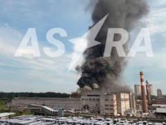 В Новосибирске горит склад оборонного завода