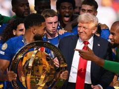 ФІФА дозволила Трампу порушити протокол під час вручення трофея на ЧС-2026