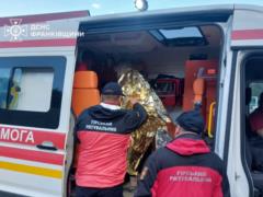 Молния ударила в туристку в Карпатах: пострадавшую женщину эвакуировали