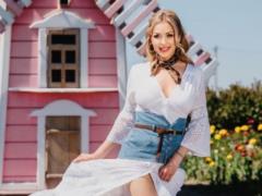 Наталья Валевская рассказала о знакомстве с любимым и намекнула на помолвку