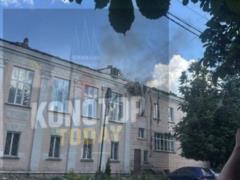 Россияне ударили по кинотеатру в Конотопе, четверо раненых