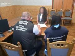 Прокурор из Франковщины за 1000 долларов  помогала  мужчине получить бронь