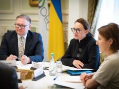 Правительство выделило 6,6 млрд грн на повышение зарплат работникам образования и социальным работникам — Свириденко