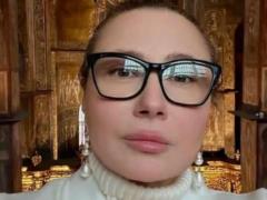 В доме Елены Мозговой обрушился потолок из-за обстрелов