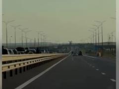 Из Крыма массово уезжают люди, на Крымском мосту многотысячные очереди