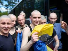 В Украину из российского плена вернулись 160 военнослужащих, находившихся в плену с 2022 года. Фото и видео