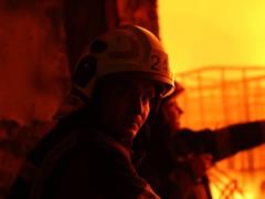 Атака РФ на Киев: в центре загорелся отель