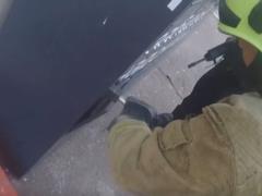 В Ровно спасатели освободили девушку, которая оказалась запертой в ячейке почтового автомата
