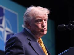 В честь Трампа переименовали аэропорт и мост в двух штатах США
