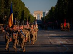 Коалиция желающих проведет военный парад в Париже