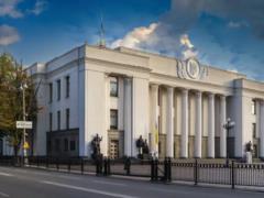 В Украине в двадцатый раз продлили военное положение и всеобщую мобилизацию