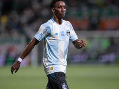 Shakhtar departed from Gremiu and transferred Gabriel Mek for 12 million euros