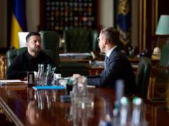 Зеленский обсудил с новым премьером назначение и. о. глав Минобороны и МИД
