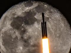 Фрагмент ракеты SpaceX врежется на поверхность Луны на скорости более 8600 км/ч: чем это может закончиться