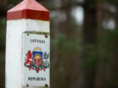 РФ и Беларусь стоят за наплывом мигрантов перед выборами - премьер Латвии