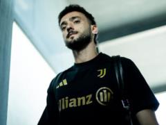 Fiorentina loaned Juventus star Mario