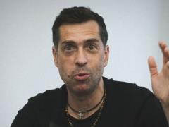 Фронтмен группы  Ногу свело!  впервые назвал причину неожиданного приезда в Украину: мнения украинцев разделились