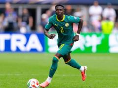 Man United is bidding for a loan player valued at 50 million