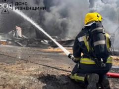 В Ровенской области пожар на предприятии привел к загрязнению воздуха
