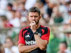 Man United may be looking to sign another retired player