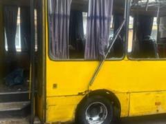 Оккупанты атаковали маршрутку в Херсоне: погибли четверо человек.