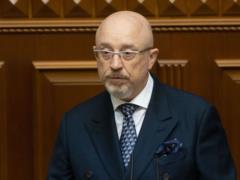  Пусть вместе с женой покажет пример : Резников выступил за обязательную мобилизацию женщин и получил ответ.