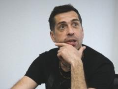  Нам очень больно . Солист группы  Ногу свело! , который выступал в оккупированном Крыму, уехал из Украины и сделал заявление