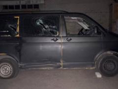 В Луцке 30 гражданских лиц разгромили автомобиль ТЦК и избили двух военнослужащих.