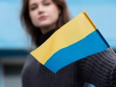 Страна ЕС всё сильнее зависит от украинцев: они стали самой многочисленной группой иностранцев