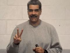 В сеть попали фото Мадуро из тюрьмы в США, но несколько деталей озадачили всех
