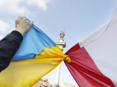 Давали время до 31 августа: кто из украинцев в Польше рискует лишиться защиты