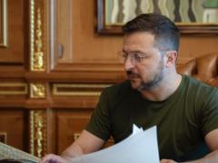 Дизайнер назвал европейского президента, который копирует стиль Зеленского. Фотосравнение