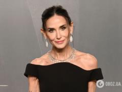 63-летняя Деми Мур удивила кардинально новой стрижкой на неделе моды в Нью-Йорке.