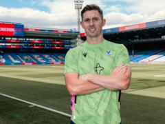 Henderson extended his contract with Crystal Peles until 2030
