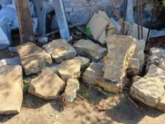 Под асфальтом во Львове обнаружили обломки крестов с могил сечевых стрельцов