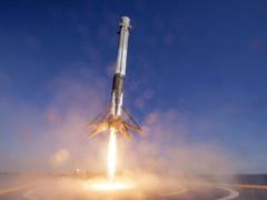 SpaceX отримав премію Ніла Армстронга за посадку багаторазових ракет
