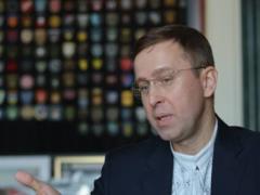 Корецкий уверяет, что зарплаты военным будут: где власти ищут деньги на армию