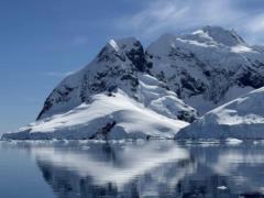 Дыра размером с Португалию появилась в морском льду Антарктики: ученые рассказали, почему