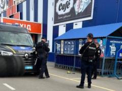 Мужчина с топором атаковал людей в Эпицентре в Ковеле