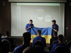 У Києві за участі гравців Динамо відбувся закритий показ фільму Гра на перехоплення