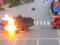 В Китае мотоциклист- камикадзе  уничтожил грузовик огненным тараном (видео 18+)
