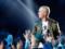 Eminem manipulates fans for his own purposes