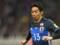 Трое футболистов сборной Японии обыграли 100 школьников