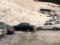 В Приэльбрусье снежная лавина смяла десятки припаркованных авто