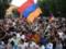 Поліція Вірменії розганяє протестувальників світло-шумовими гранатами, лідер протестів затриманий
