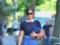 Уличный стиль знаменитости: Ирина Шейк в юбке из денима и белых кроссовках на улице Нью-Йорка