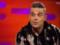 Robbie Williams nearly hit during a fire in London