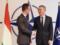Глава МИД Венгрии рассказал генсеку НАТО об ухудшении отношений с Украиной